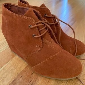 Tom’s wedge booties NWOT